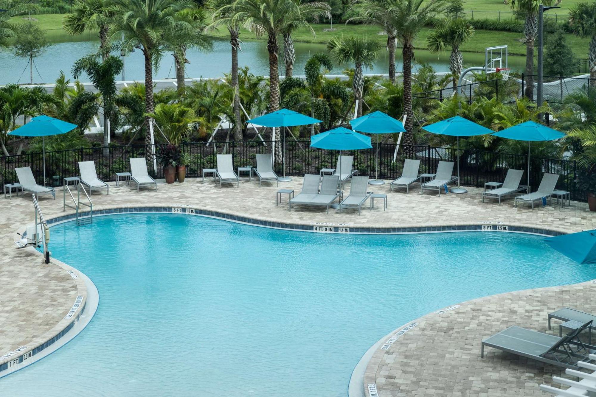 Hampton Inn & Suites Cape Canaveral Cruise Port, Fl Eksteriør billede